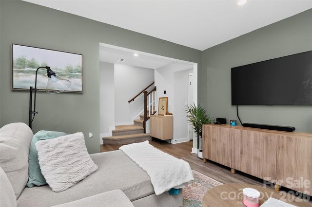 2402 Autumn Olive Lane, Matthews, NC 28104