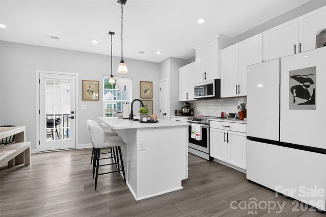 2402 Autumn Olive Lane, Matthews, NC 28104