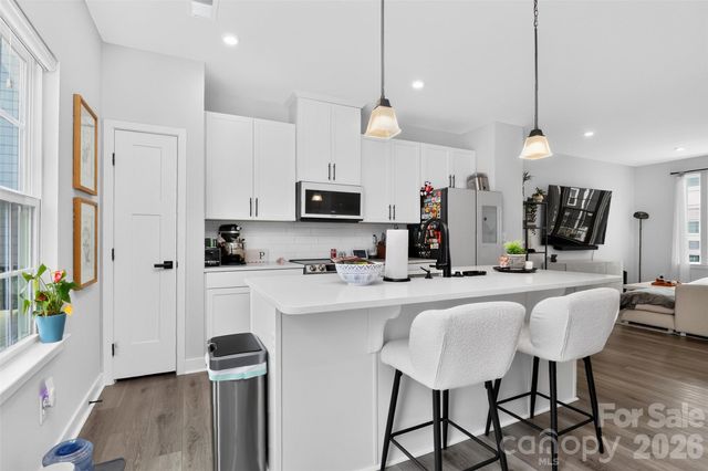 2402 Autumn Olive Lane, Matthews, NC 28104