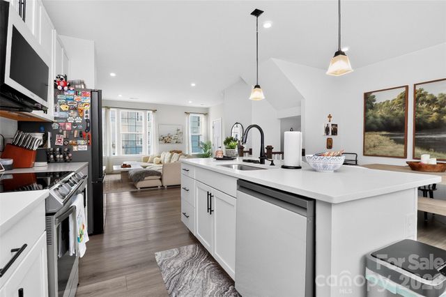 2402 Autumn Olive Lane, Matthews, NC 28104