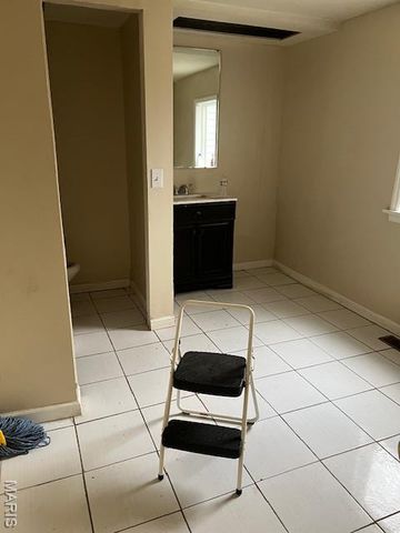 2001 Park Avenue, Alton, IL 62002