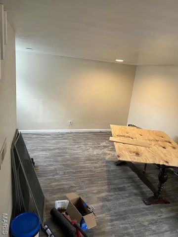 2001 Park Avenue, Alton, IL 62002