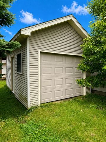 350 Mary Court, Hesperia, MI 49421