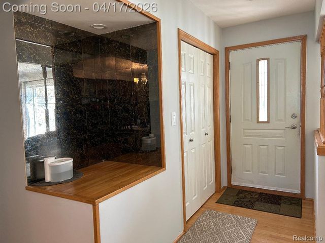 5134 Saint Richard Drive, Shelby Charter Township, MI 48316