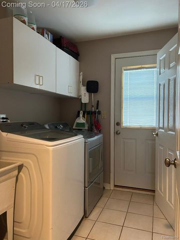 5134 Saint Richard Drive, Shelby Charter Township, MI 48316