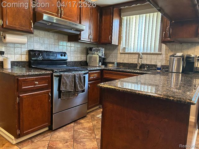 5134 Saint Richard Drive, Shelby Charter Township, MI 48316