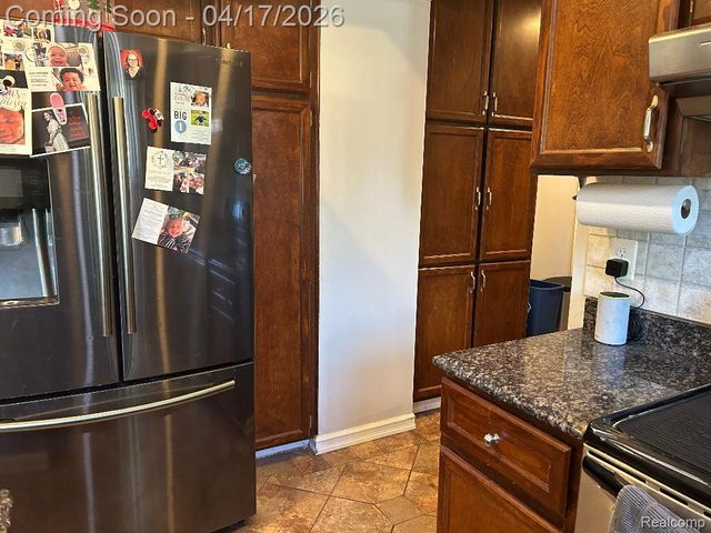 5134 Saint Richard Drive, Shelby Charter Township, MI 48316