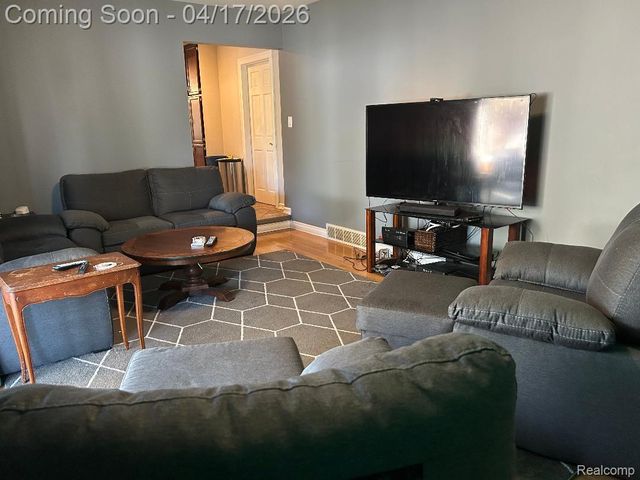 5134 Saint Richard Drive, Shelby Charter Township, MI 48316