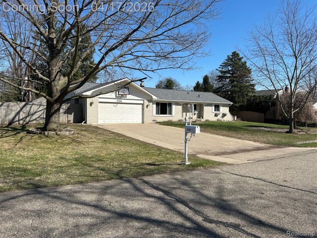 5134 Saint Richard Drive, Shelby Charter Township, MI 48316