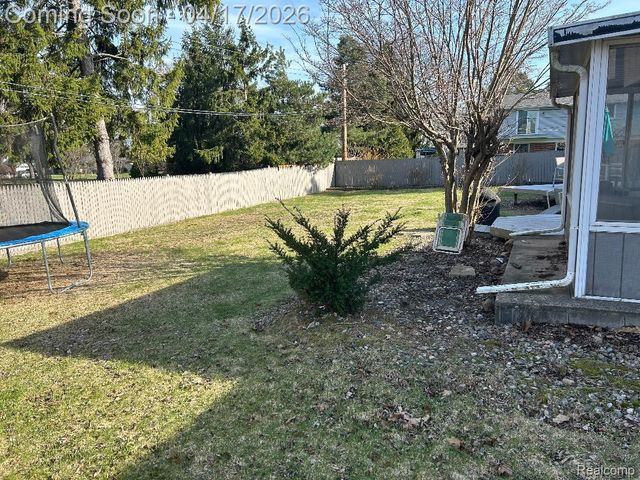 5134 Saint Richard Drive, Shelby Charter Township, MI 48316