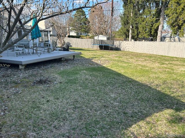 5134 Saint Richard Drive, Shelby Charter Township, MI 48316