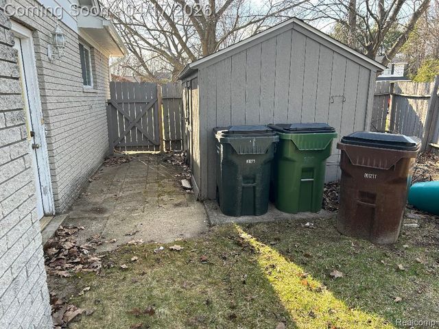 5134 Saint Richard Drive, Shelby Charter Township, MI 48316