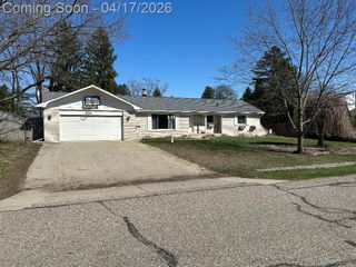 5134 Saint Richard Drive, Shelby Charter Township, MI 48316