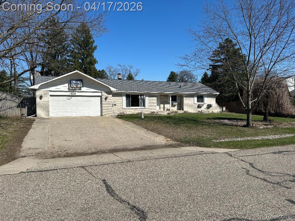 5134 Saint Richard Drive, Shelby Charter Township, MI 48316