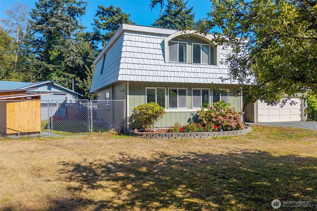1930 Fir Woods Place, Oak Harbor, WA 98277