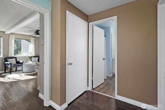 1930 Fir Woods Place, Oak Harbor, WA 98277