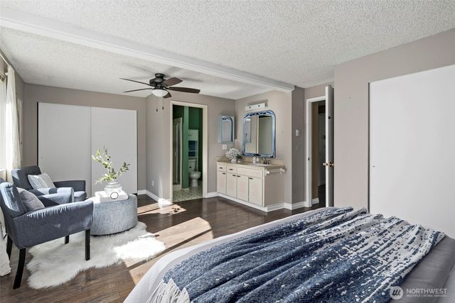 1930 Fir Woods Place, Oak Harbor, WA 98277