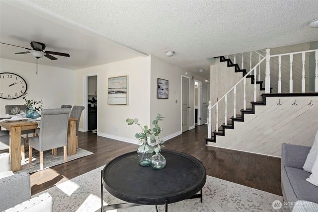 1930 Fir Woods Place, Oak Harbor, WA 98277