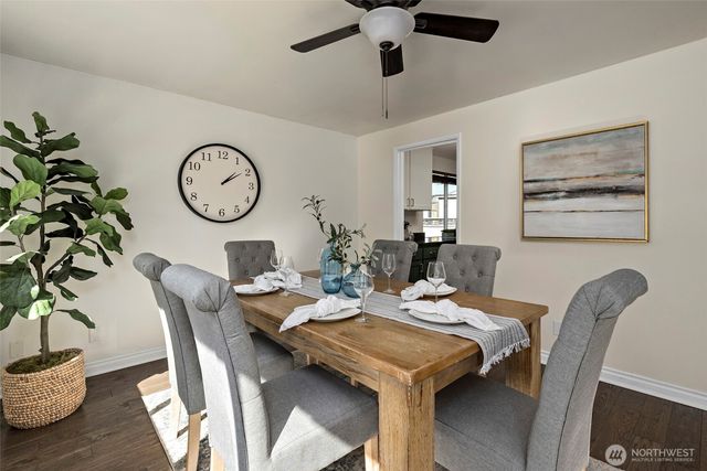 1930 Fir Woods Place, Oak Harbor, WA 98277