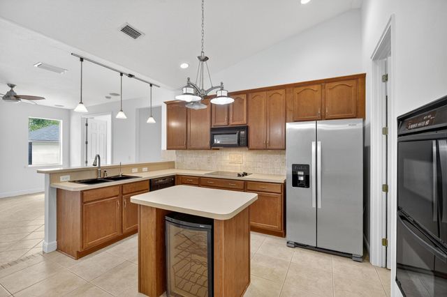 1712 Shakespeare Street, Sebastian, FL 32958