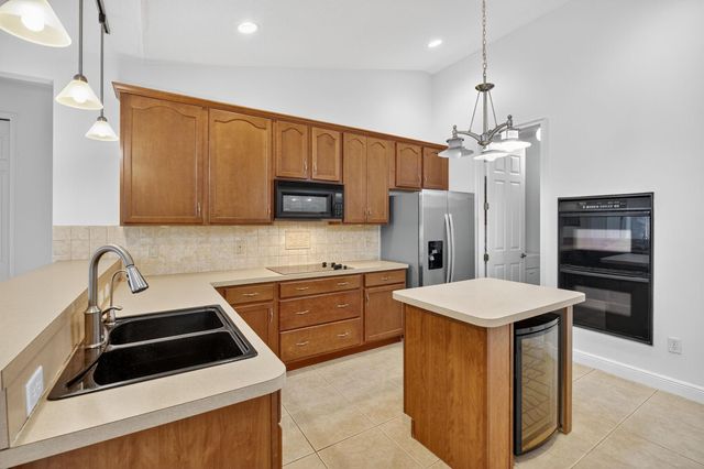 1712 Shakespeare Street, Sebastian, FL 32958