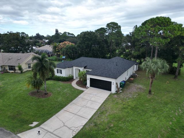 1712 Shakespeare Street, Sebastian, FL 32958