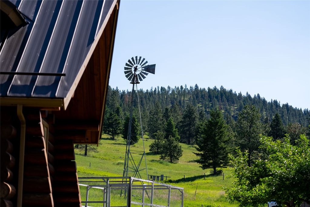 1675 Haywire Gulch, Kalispell, MT 59901 photo 13