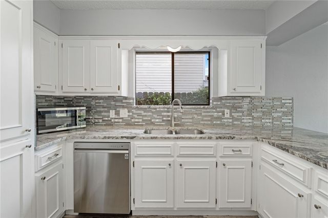 5222 Inverness Dr, Corpus Christi, TX 78413