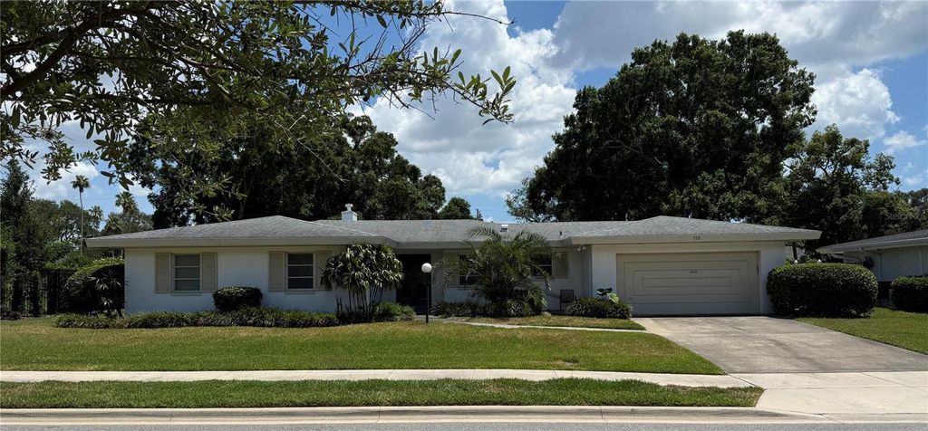 715 PONCE DE LEON BOULEVARD, Belleair, FL 33756