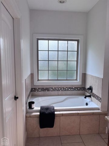 4910 Peachtree Avenue, Jonesboro, AR 72405