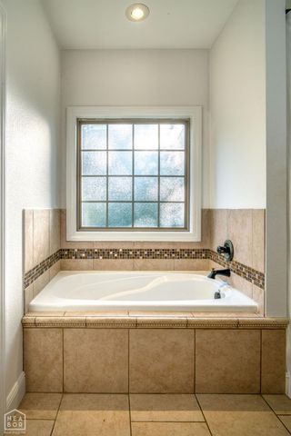 4910 Peachtree Avenue, Jonesboro, AR 72405