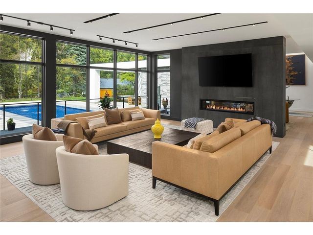 4513X Laguna Drive, Edina, MN 55435