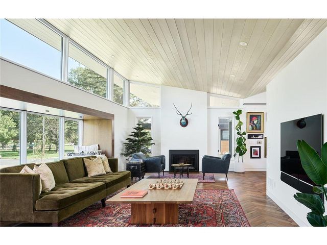 4513X Laguna Drive, Edina, MN 55435