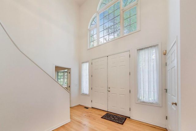 4 Mulberry Drive, Hawthorn Woods, IL 60047