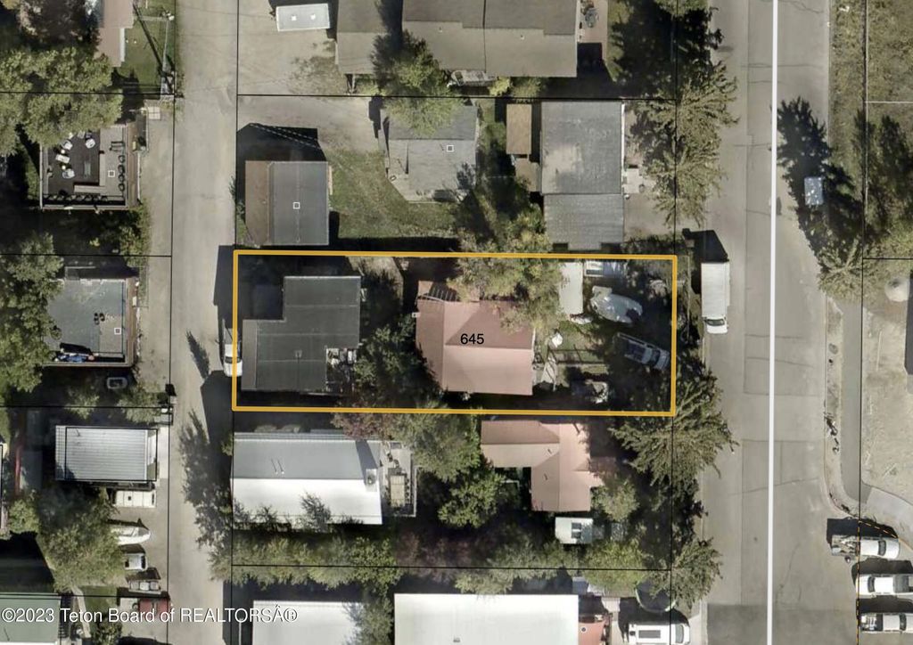 645 S GLENWOOD Street, Jackson, WY 83001 photo 2