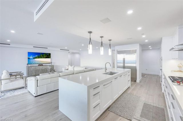 13935 Old Coast RD 1703, Naples, FL 34110