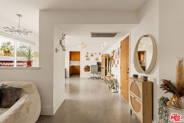 2260 N Cahuenga Boulevard 405, Los Angeles, CA 90068