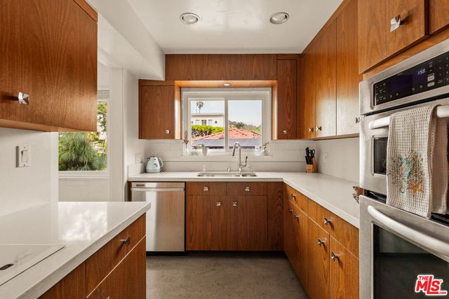 2260 N Cahuenga Boulevard 405, Los Angeles, CA 90068