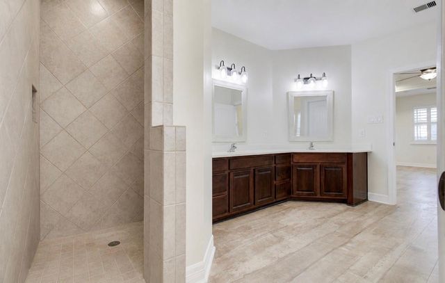 14018 Hawthorne Circle, Mont Belvieu, TX 77523