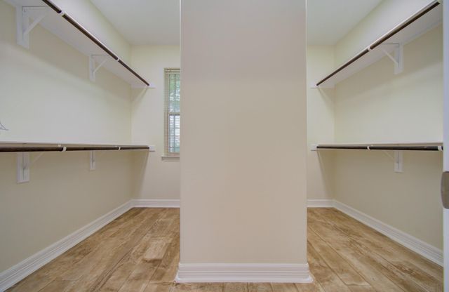 14018 Hawthorne Circle, Mont Belvieu, TX 77523