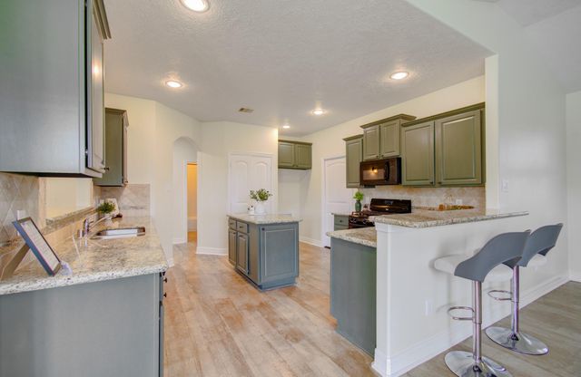 14018 Hawthorne Circle, Mont Belvieu, TX 77523