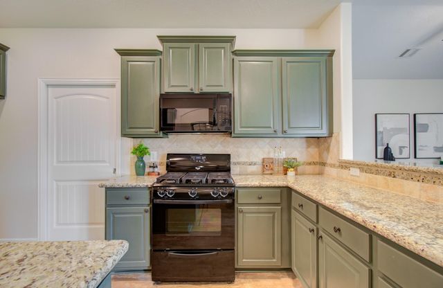 14018 Hawthorne Circle, Mont Belvieu, TX 77523