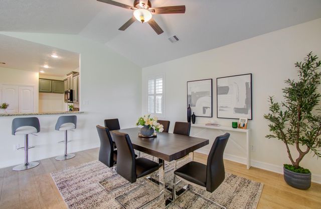 14018 Hawthorne Circle, Mont Belvieu, TX 77523