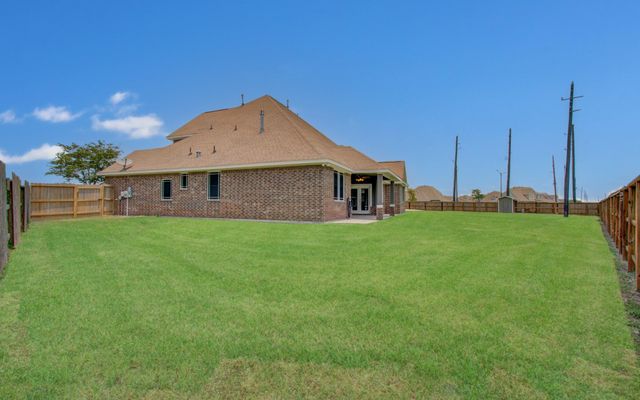 14018 Hawthorne Circle, Mont Belvieu, TX 77523