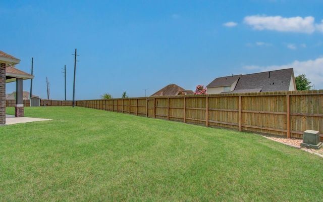 14018 Hawthorne Circle, Mont Belvieu, TX 77523