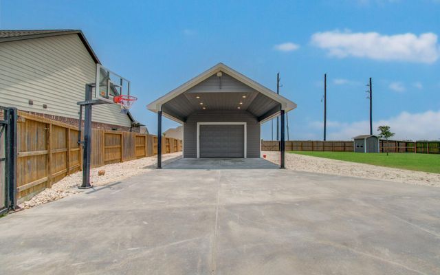 14018 Hawthorne Circle, Mont Belvieu, TX 77523