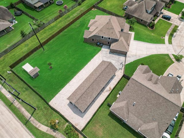 14018 Hawthorne Circle, Mont Belvieu, TX 77523