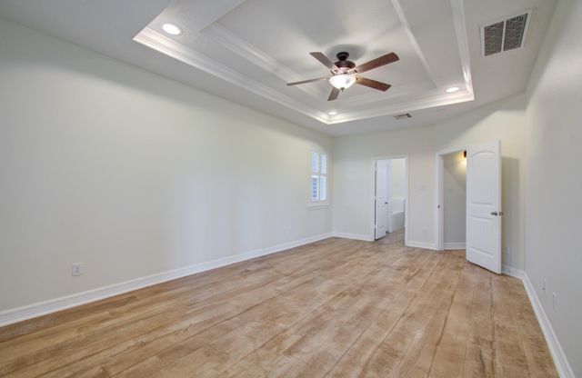 14018 Hawthorne Circle, Mont Belvieu, TX 77523