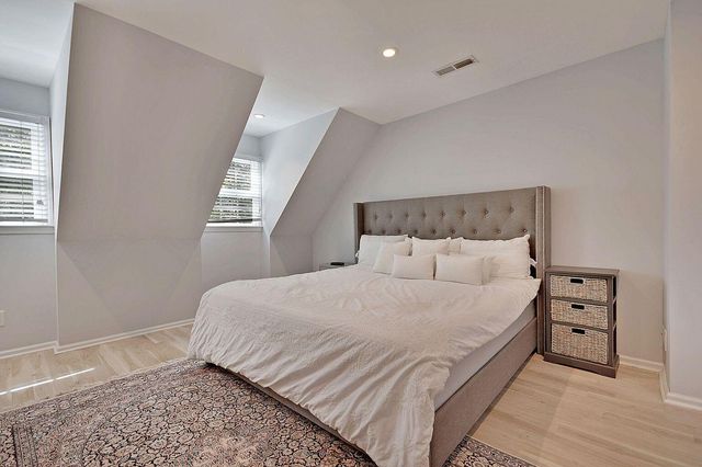 15 Horlbeck Alley 7, Charleston, SC 29401