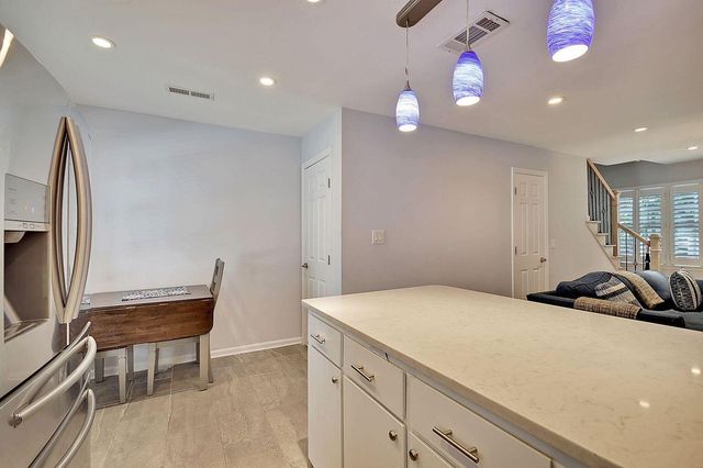 15 Horlbeck Alley 7, Charleston, SC 29401